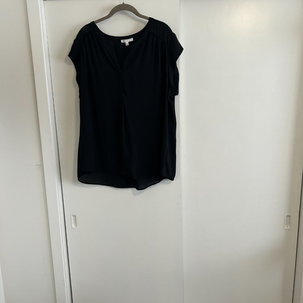 DR2 by Daniel Rainn, Cap-sleeved blouse, Black, Size 2X, EUC, smoke-free home